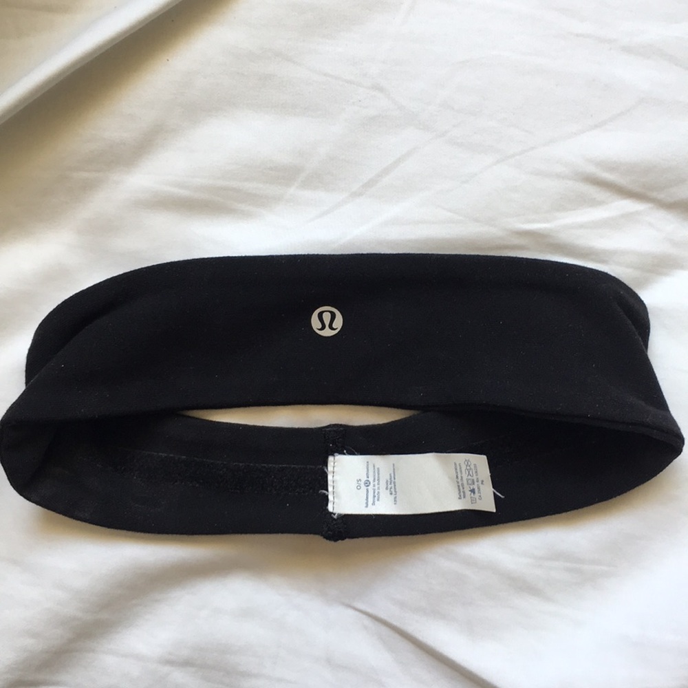 Lululemon black headband